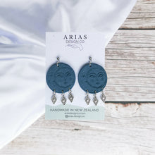 Load image into Gallery viewer, Sun and moon disc