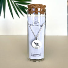 Load image into Gallery viewer, Silver fern